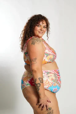 Gia Bikini Top Curve - Infamous Carnival