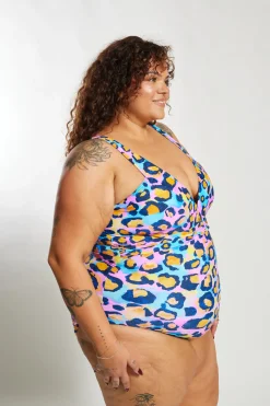 Gwen One Piece Curve - Aella