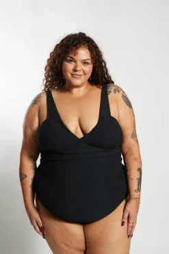 Gwen One Piece Curve - Black Waffle