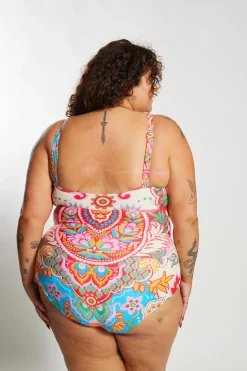 Gwen One Piece Curve - Infamous Carnival