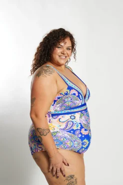 Gwen One Piece Curve - Peacock Swirls